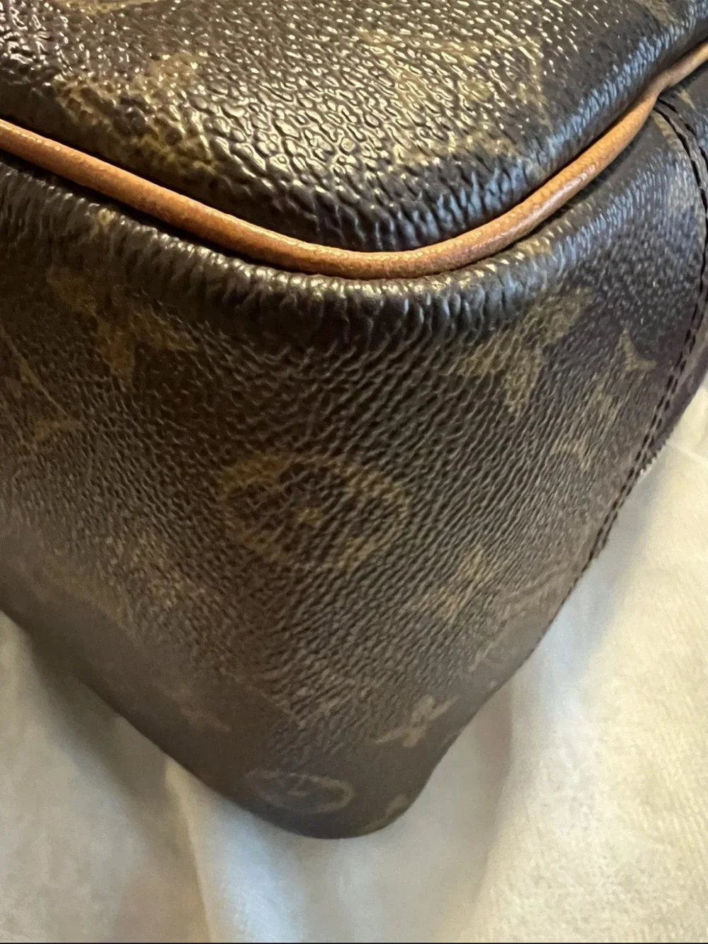 Authentic Louis Vuitton Monogram Deauville Bag Purse